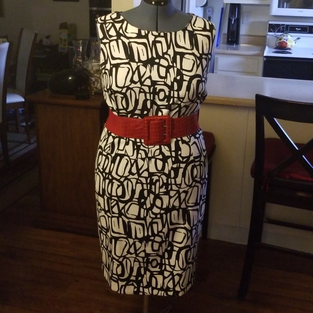 Dress - Picture 2 of 2